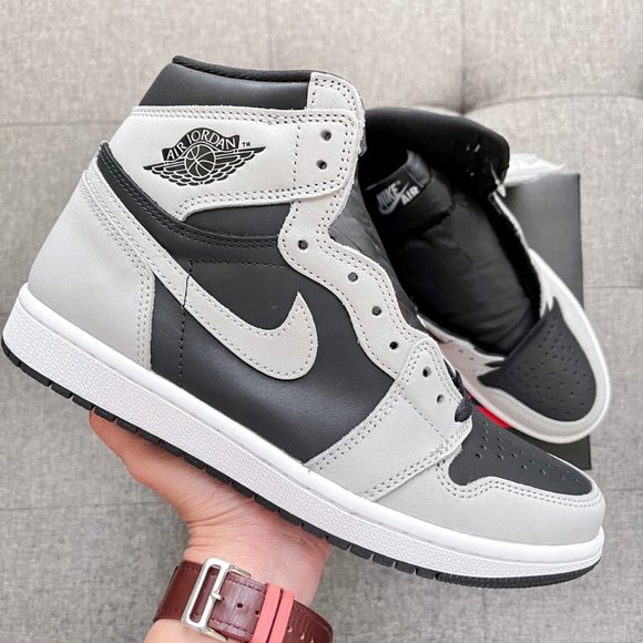 🖤🤍 Nike Air Jordan 1 retro high OG shadow shoes - Picture 2 of 4